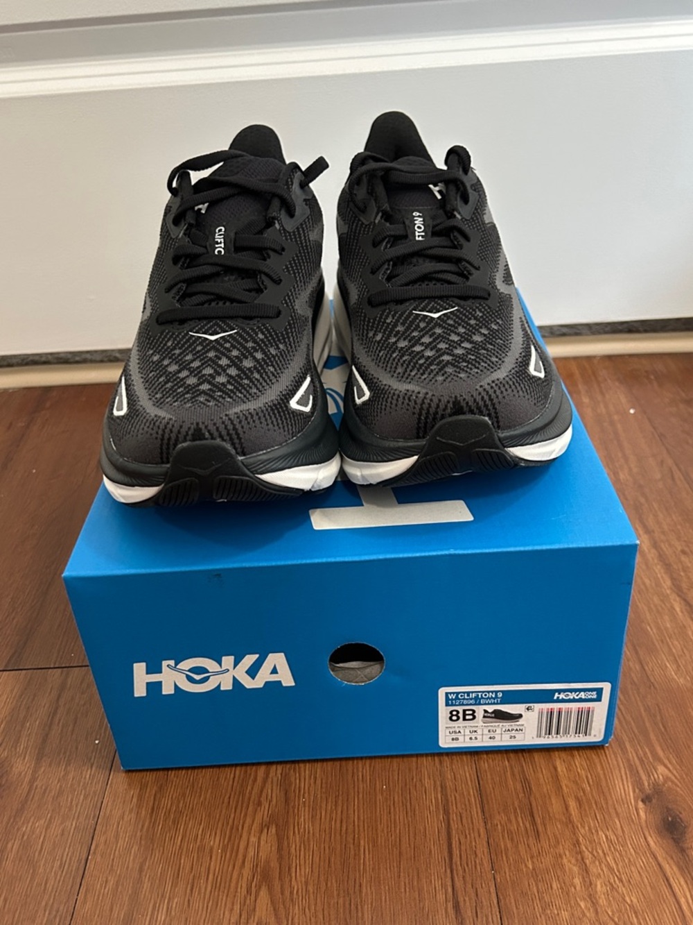 NWT HOKA Women’s Clifton 9 Running Shoes